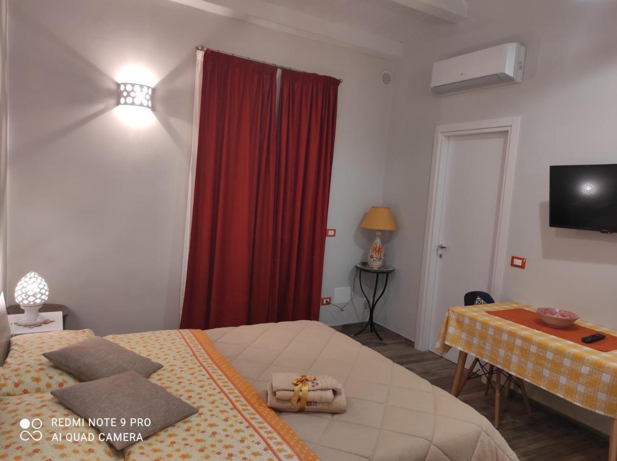 Case Vacanza Le Casette Santo Stefano di Camastra Buitenkant foto